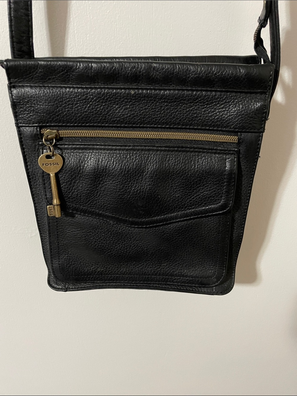 Vintage Fossil Black Leather Crossbody